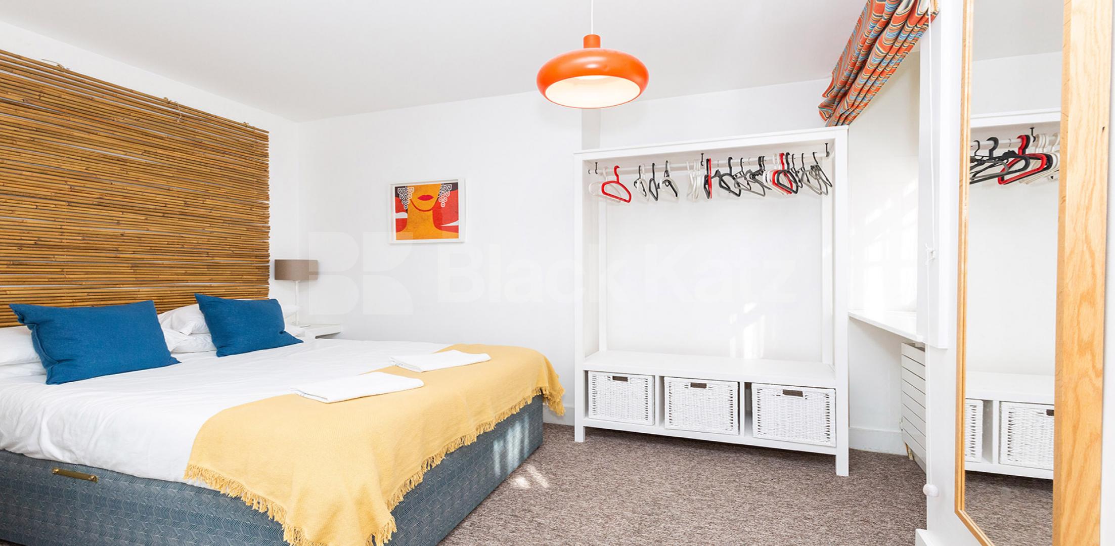 			BLOOMSBURY 4 BED NEAR UCL!, 4 Bedroom, 1 bath, 1 reception Flat			 Gower Street, BLOOMSBURY